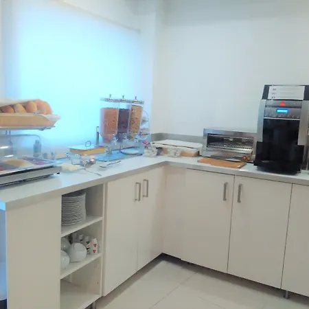 Πανσιόν Sea Garden 4*