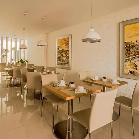 Πανσιόν Sea Garden 4*