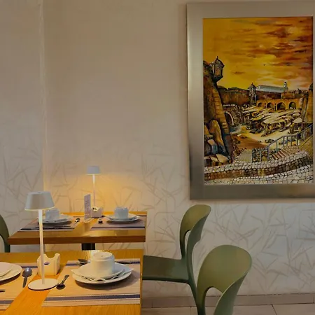בית הארחה Sea Garden פניש